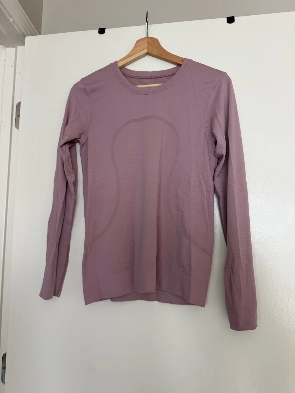 Lululemon Swiftly Tech Long-Sleeve Shirt 2.0 *Hip Length in Lavender Lux